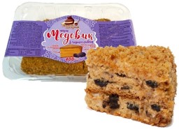 Торт 'Медовик' з чорносливом